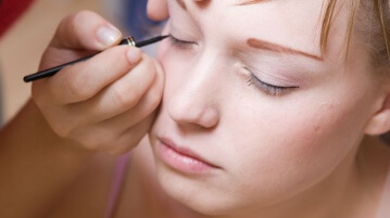 Make-Up vom Profi – Perfekt aussehen ohne Stress